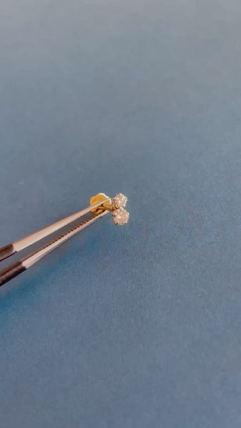 18ct yellow gold threaded diamond nose pin with twin studs