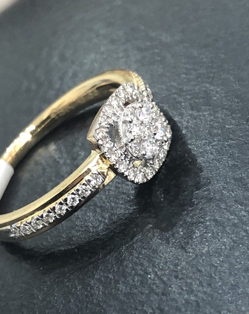 square diamond ring, hallmarked, 18ct gold ring