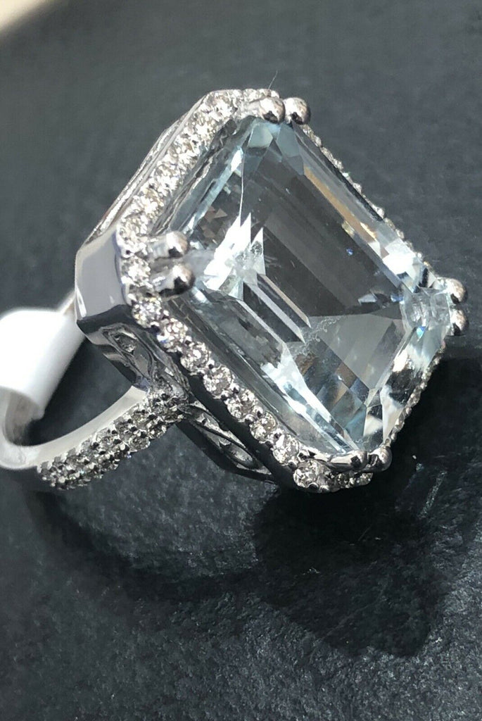 Cushion cut diamond ring 