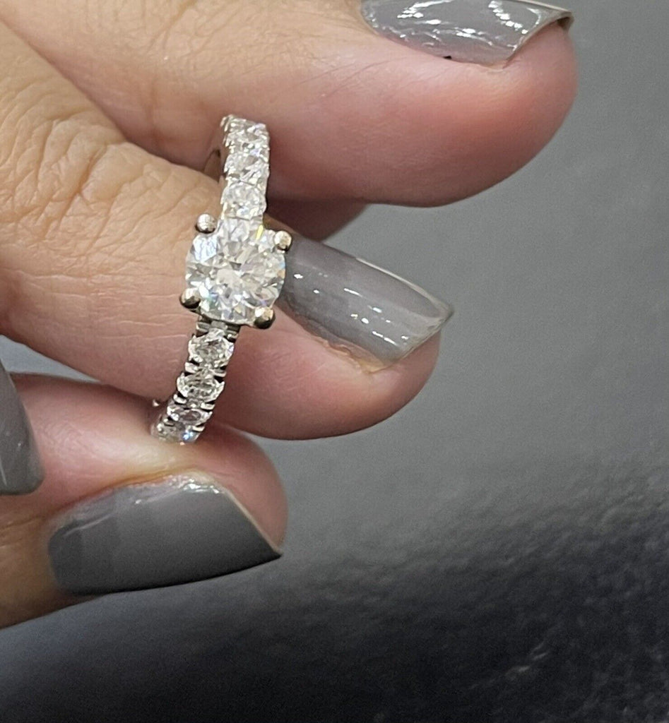 18ct gold hallmarked diamond ring 