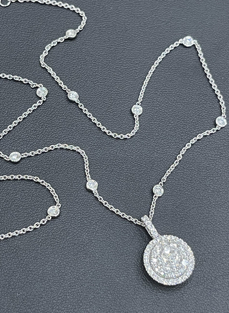 18ct white gold diamond necklace, circle pendant 